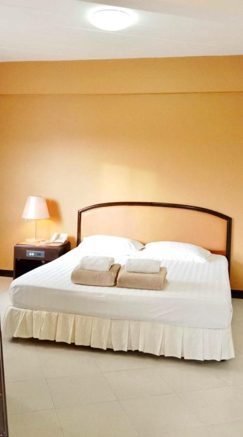 Tinidee Hotel Ranong Extérieur photo