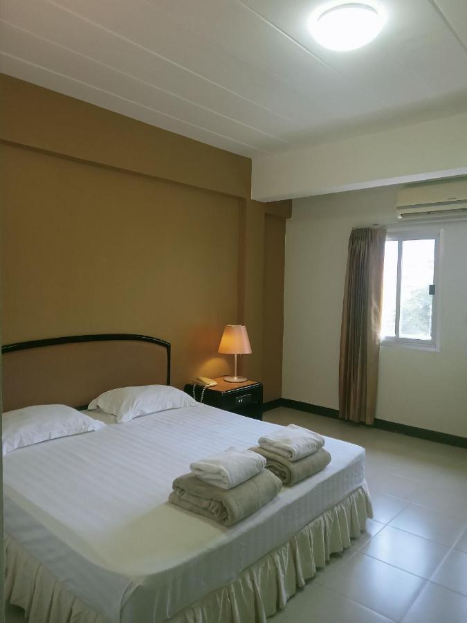 Tinidee Hotel Ranong Extérieur photo