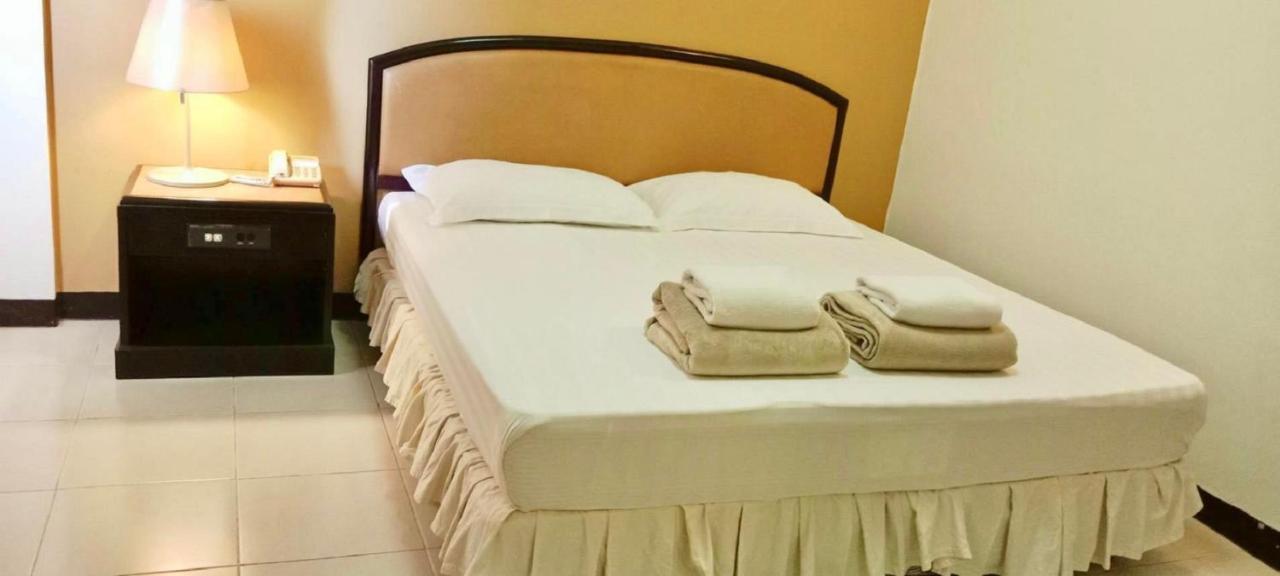 Tinidee Hotel Ranong Extérieur photo