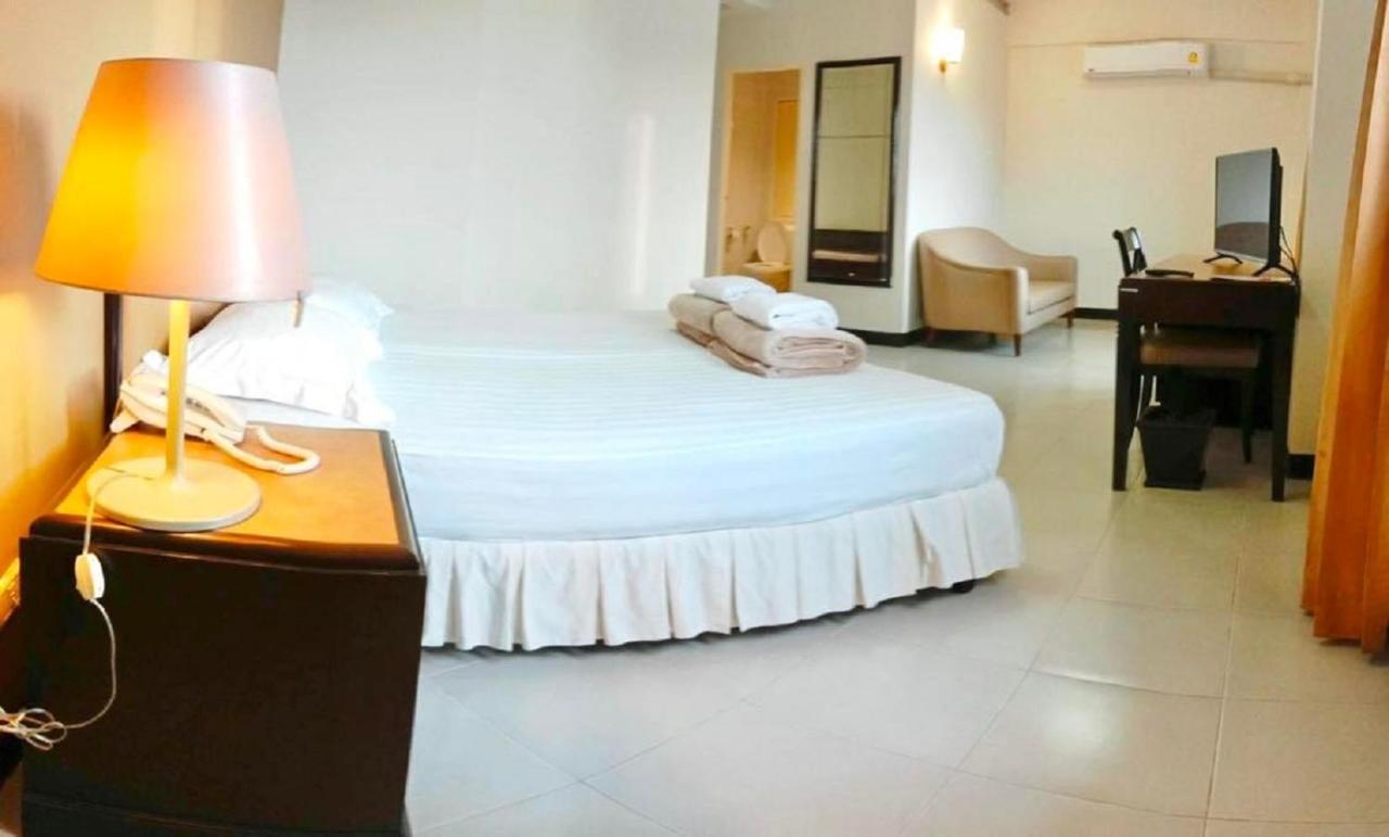 Tinidee Hotel Ranong Extérieur photo