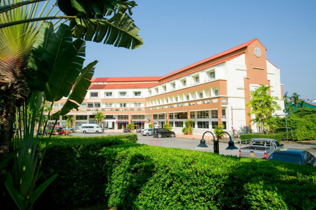 Tinidee Hotel Ranong Extérieur photo